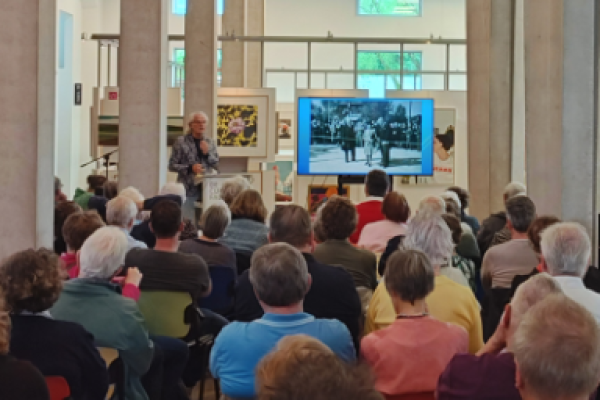 Lezing van Jaap Pilon: het Veens dialect en uitschelle in ‘t Veen