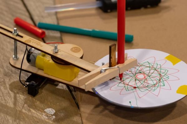FabLab workshop: Wonderlijke tekenmachine