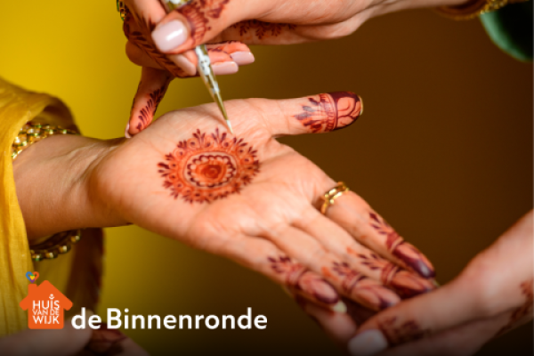 Binnenronde: Henna versiering