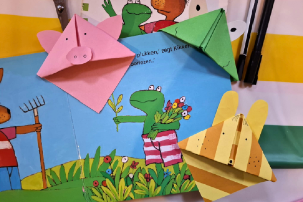 DIY Knutseltafel: Boekenlegger van Kikker & vriendjes