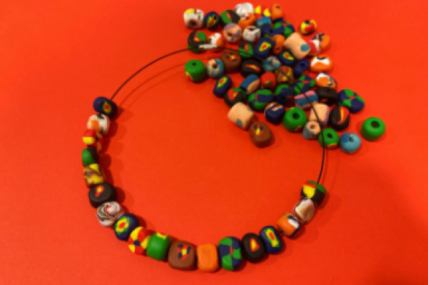 DIY-Knutseltafel: Alakondre kralenketting