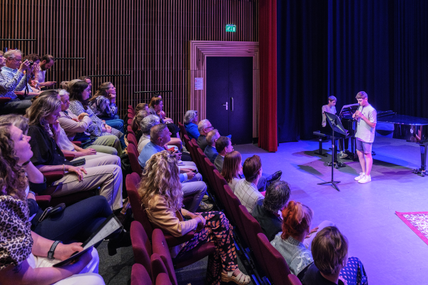 Optreden door leerlingen van De Muzen in Spectrum